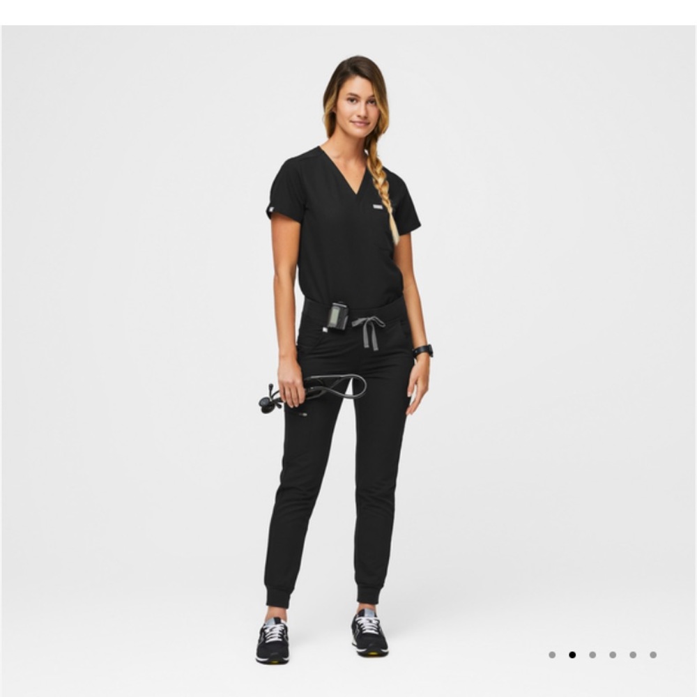 Figs Zamora™ Jogger Scrub Pants in Black SZ S Petite
